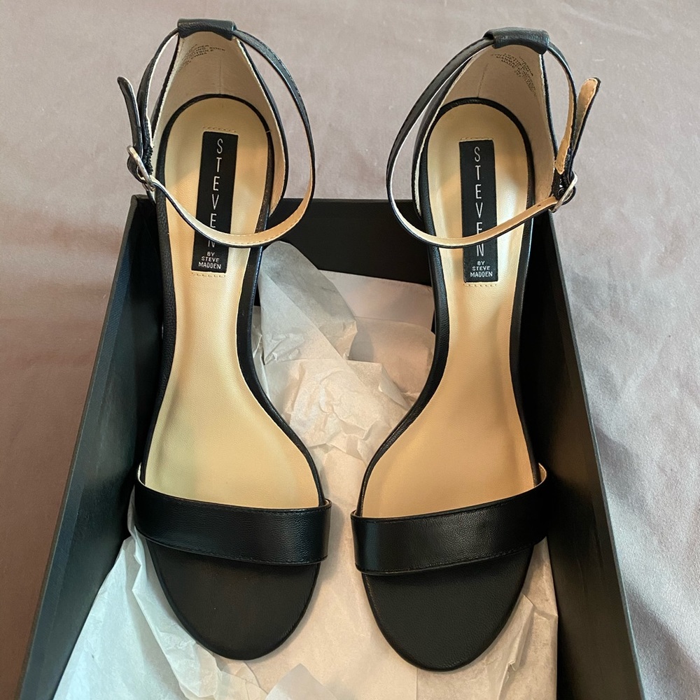 NEW STEVEN By Steve Madden “Vienna” Shoes